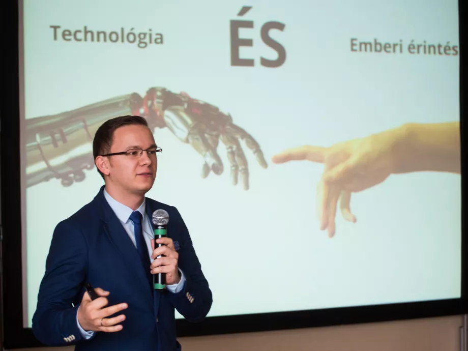 Google Glass-szal közvetített műtét és nanorobotok