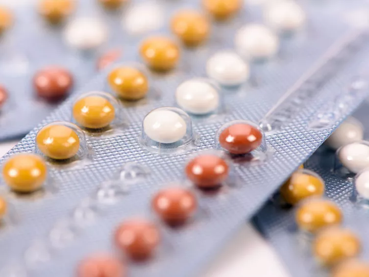 Figyelmeztetni kell a hormonális fogamzásgátlók jelentette szuicid-kockázatra
