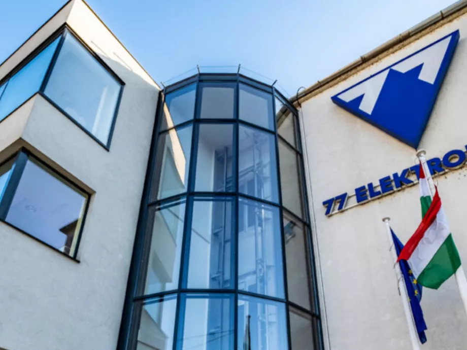 Tovább bővült a 77 Elektronika Csoport
