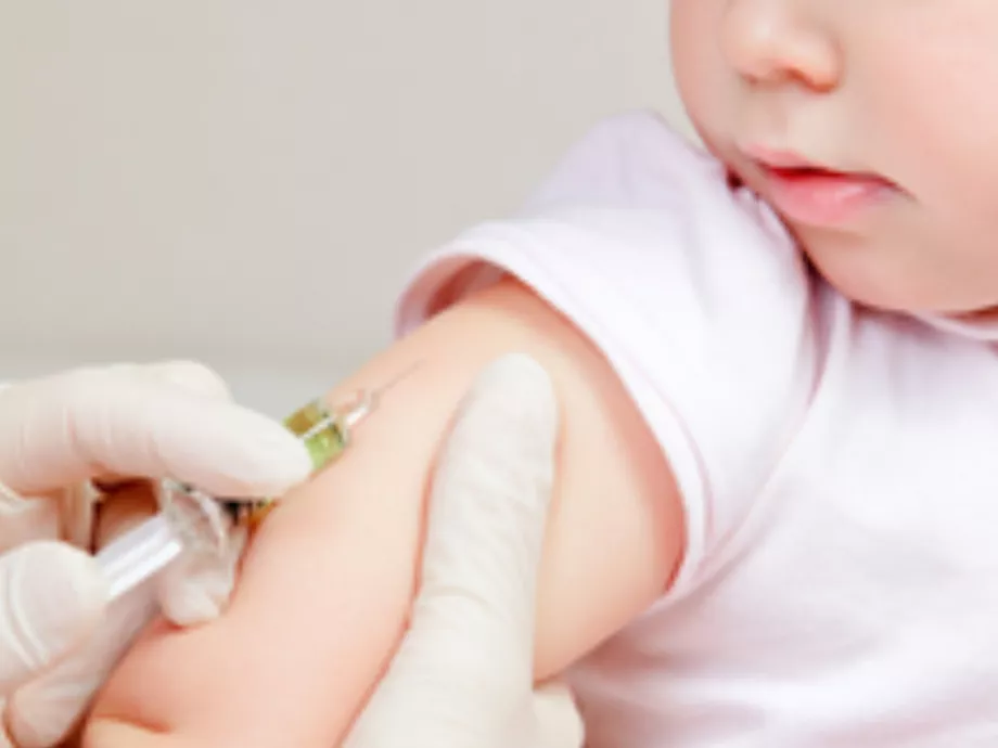 Már újra elérhető a pertussis elleni oltóanyag a gyógyszertárakban